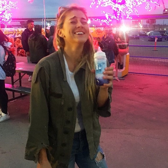 Meet your Posher, Betsy - Picture 1 of 1